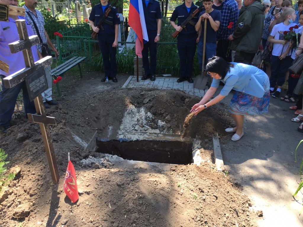 Останки бойца Великой Отечественной войны захоронили в Батайске